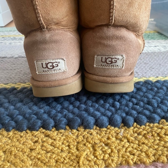 UGG Australia Short Boot - Picture 6 of 7